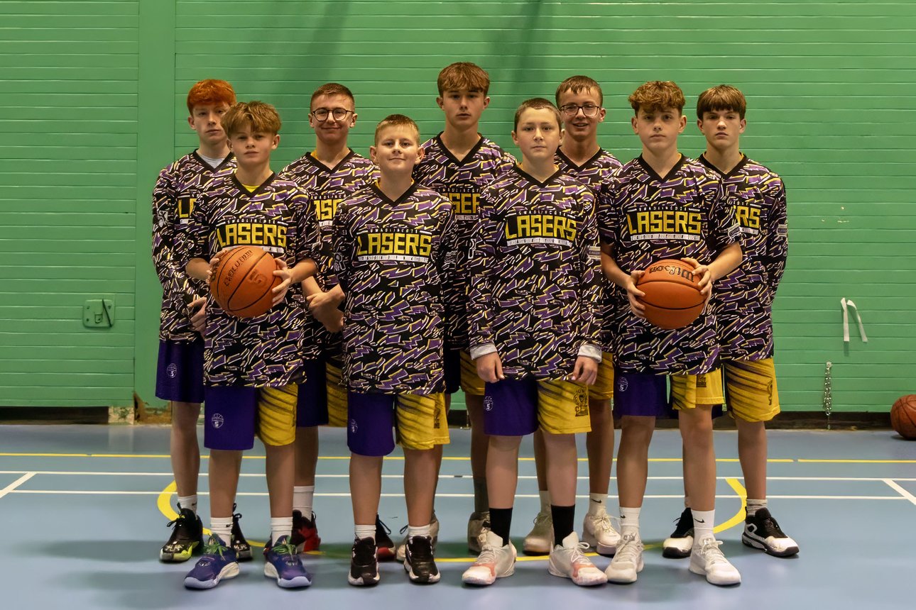 U15’s team photo warm up tops
